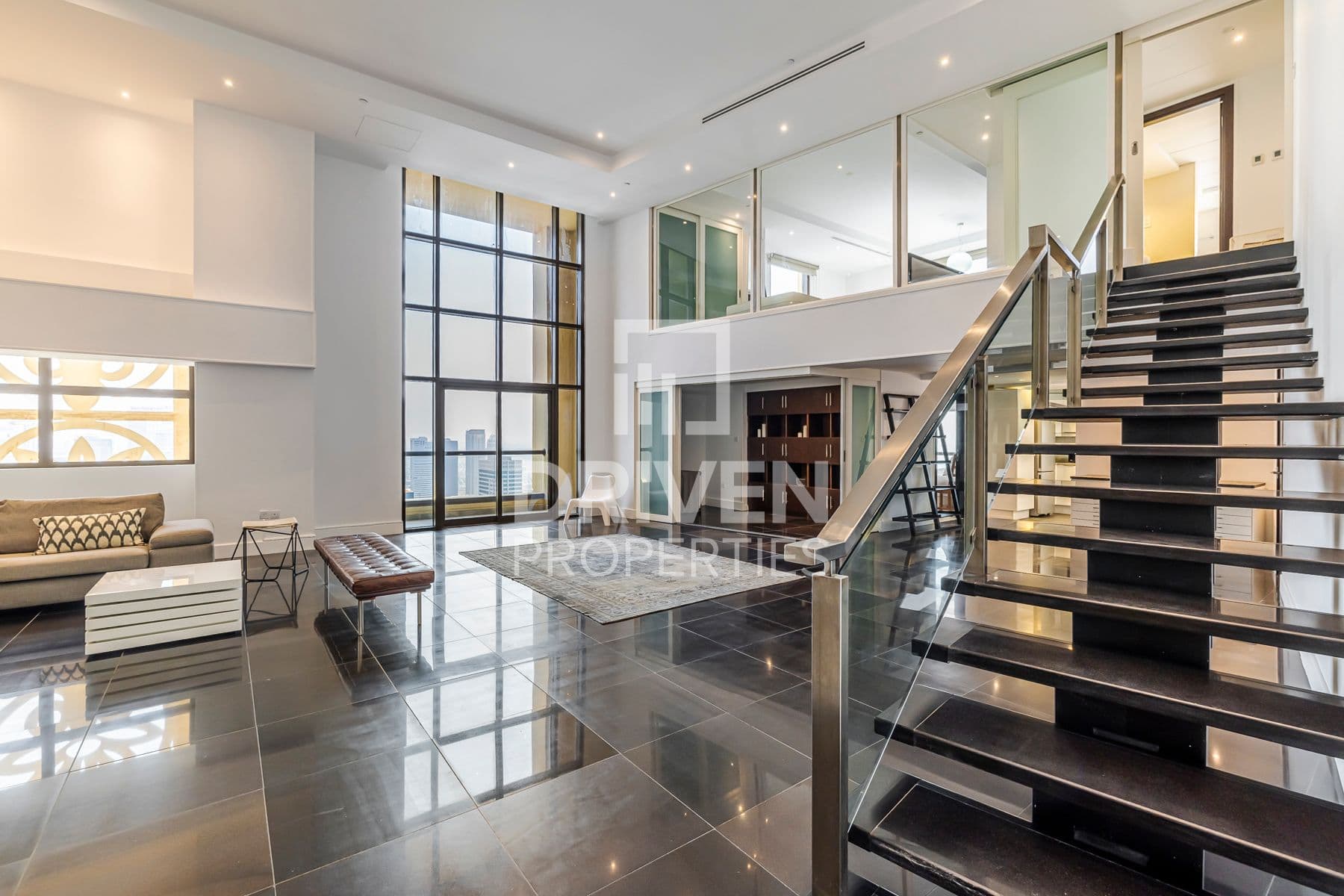 Amwaj 4