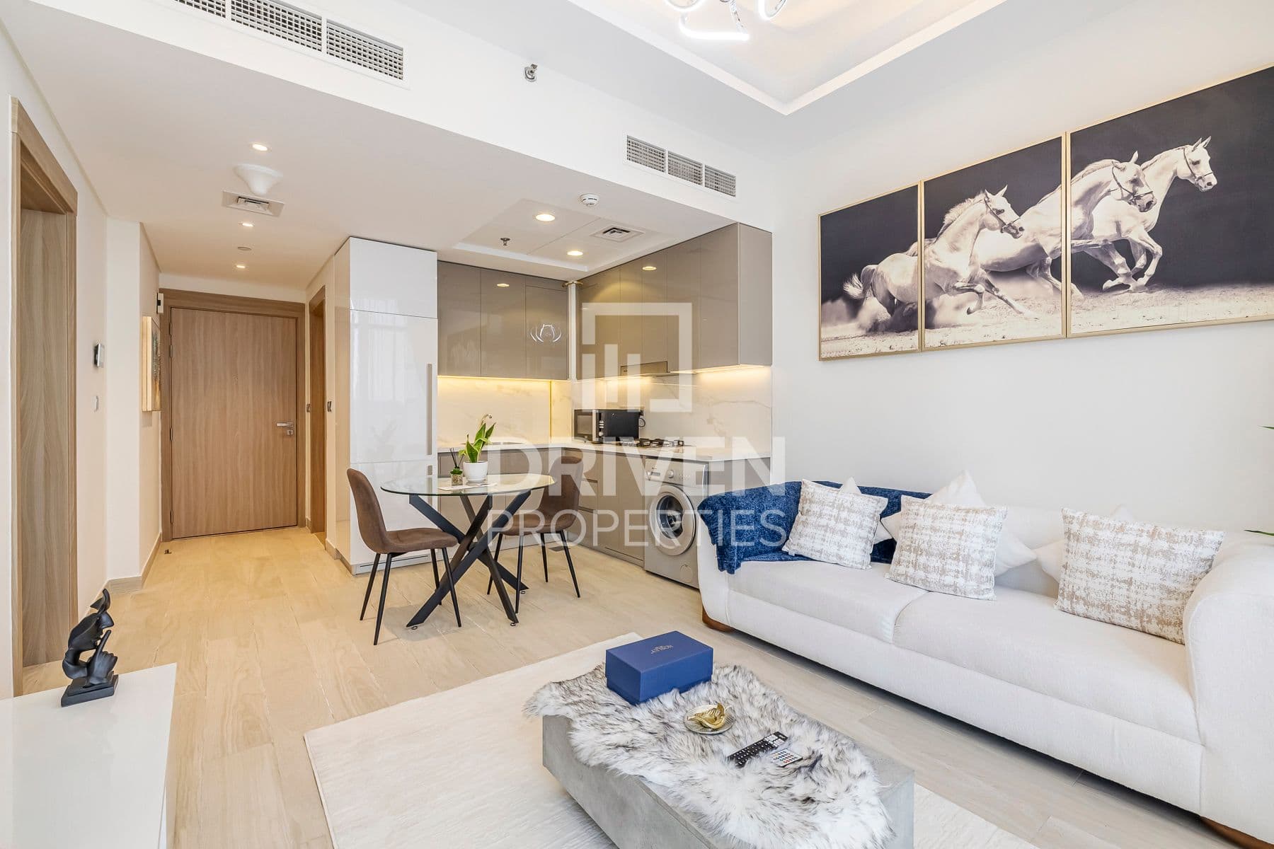 Azizi Riviera 14