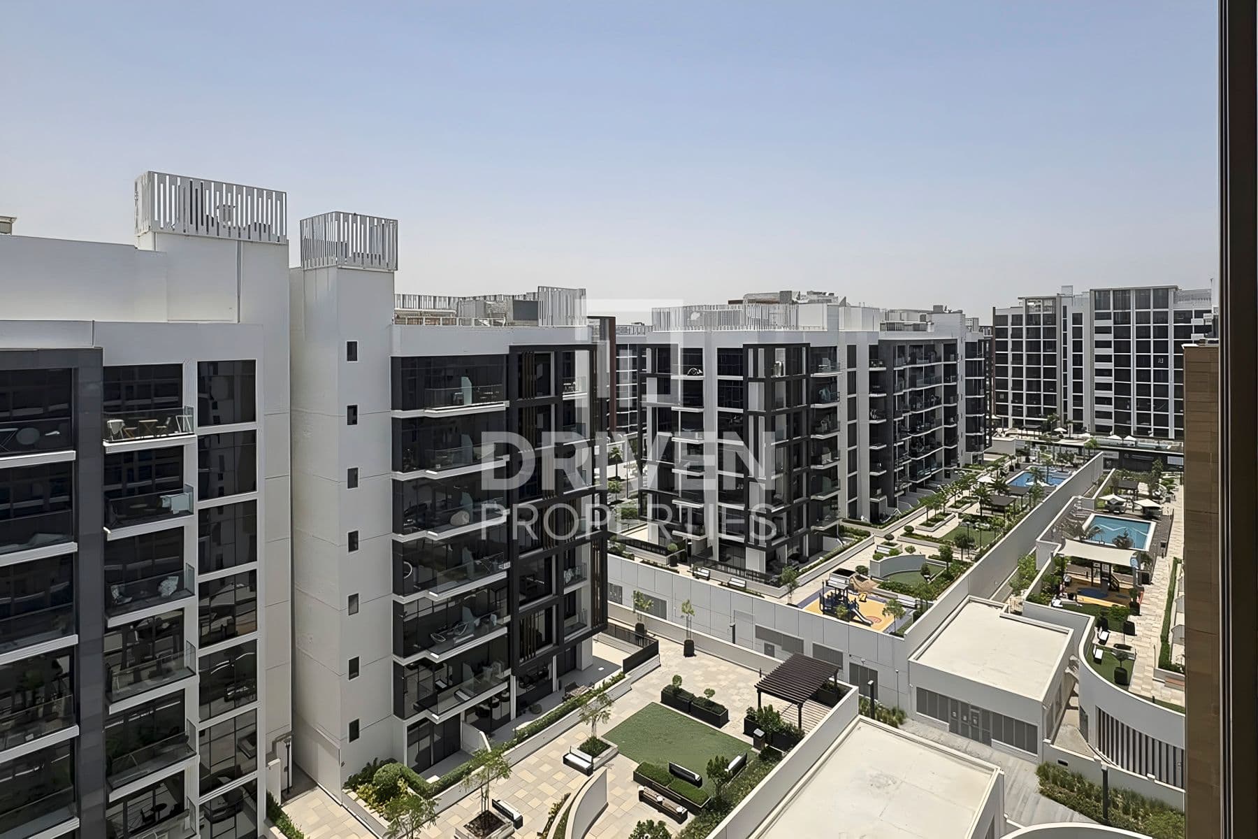 Azizi Riviera 25