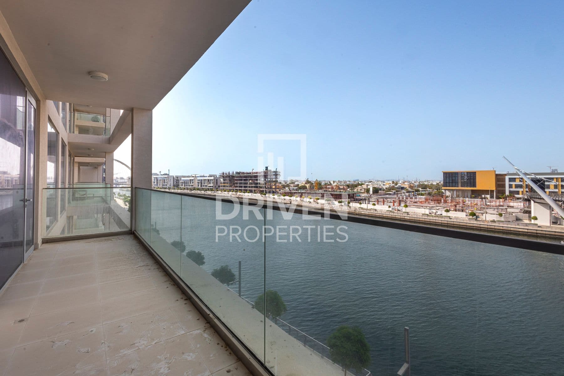 Canal Front Residence 6