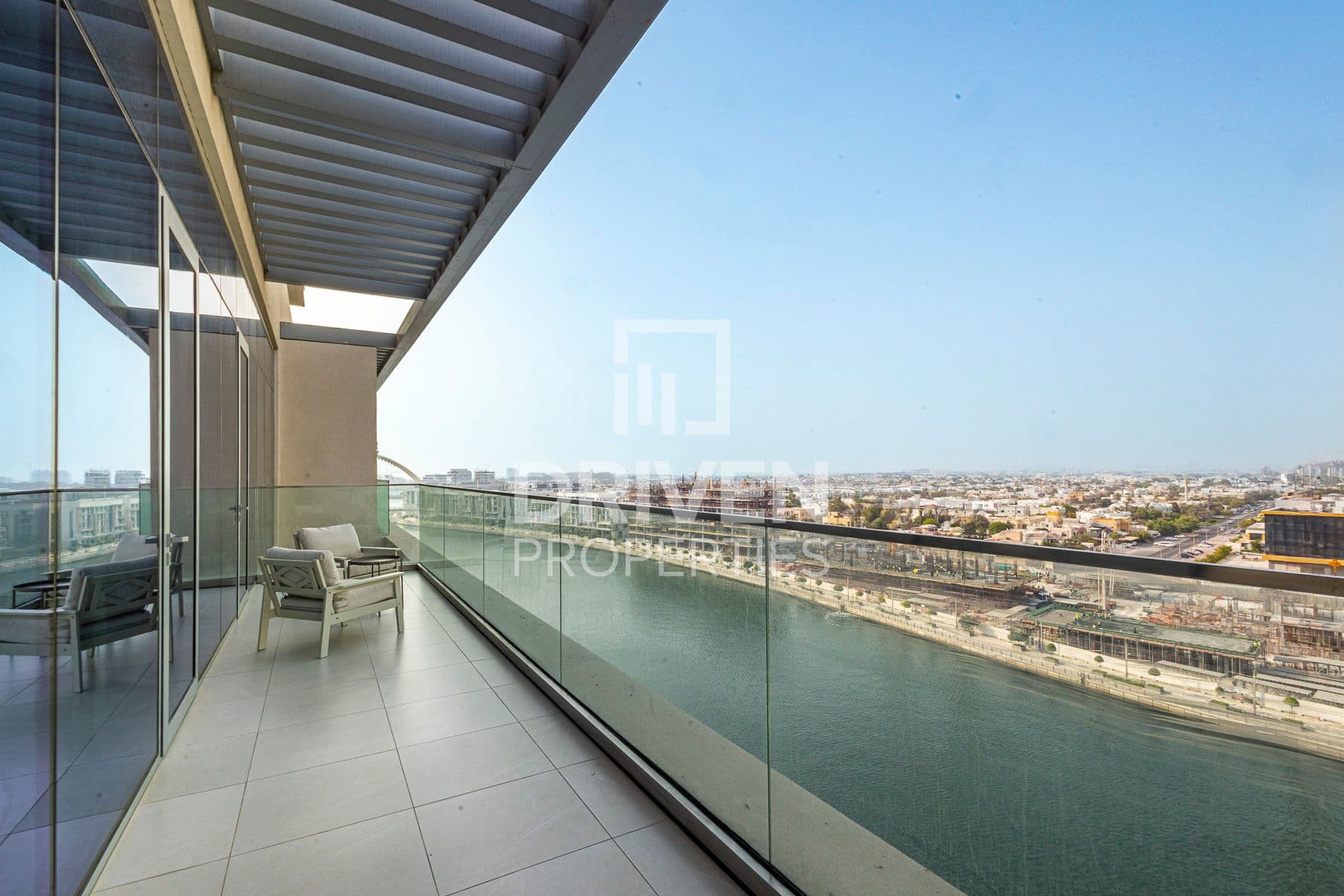 Canal Front Residence 6