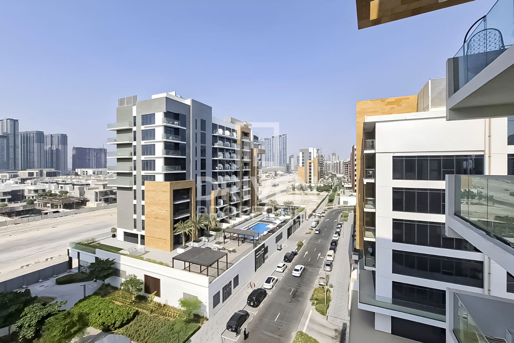 AZIZI RIviera 18