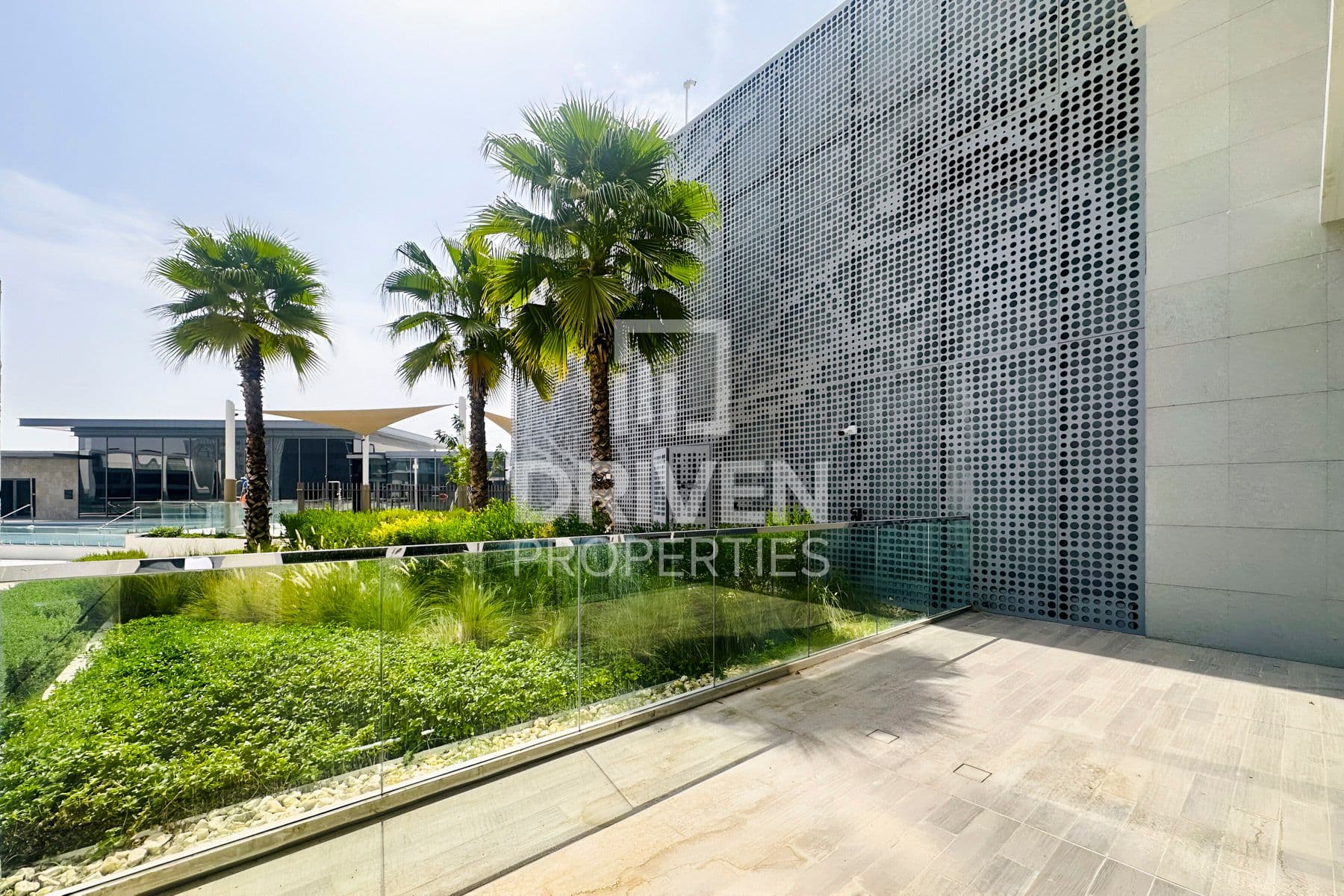 Residences 8