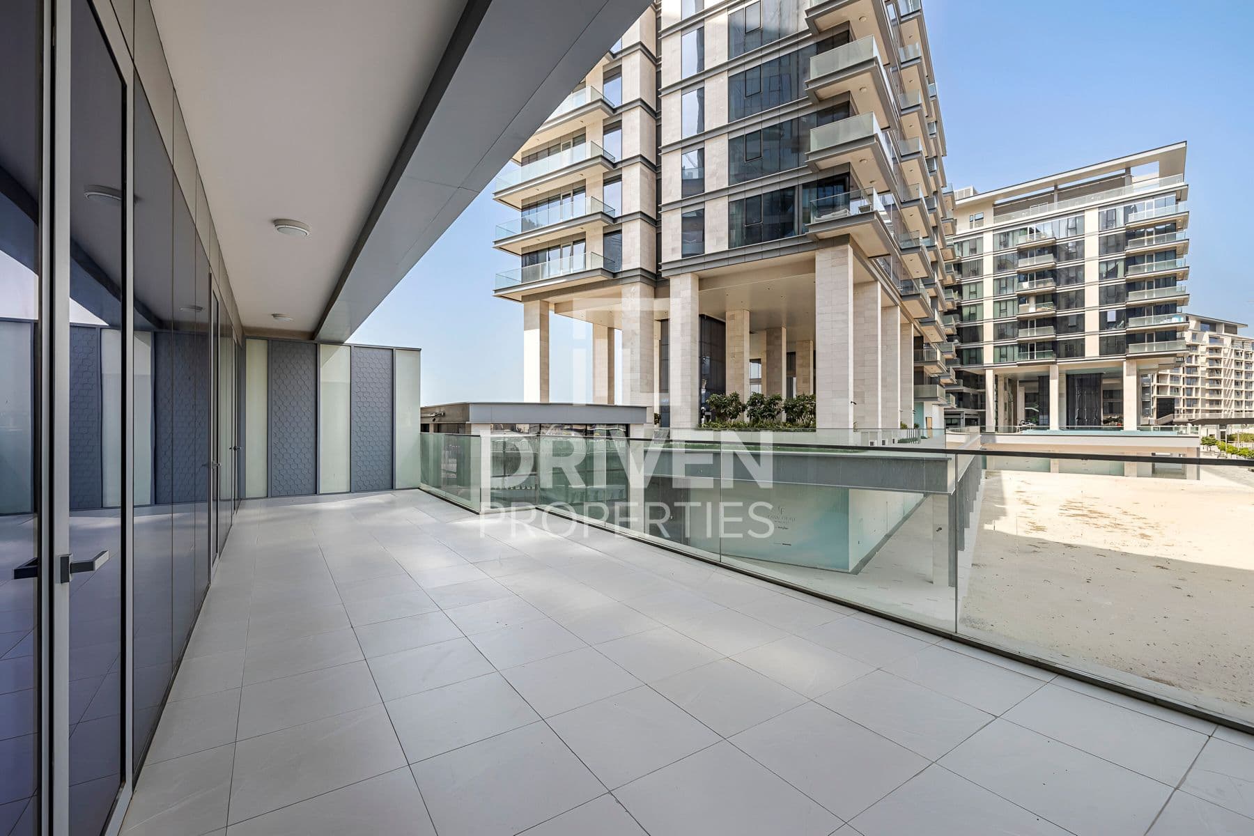 Canal Front Residence 9