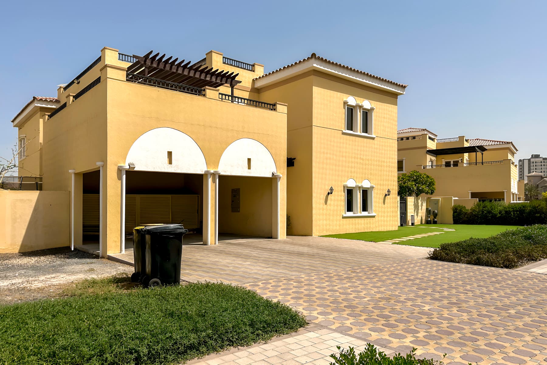 The Villa - The Centro