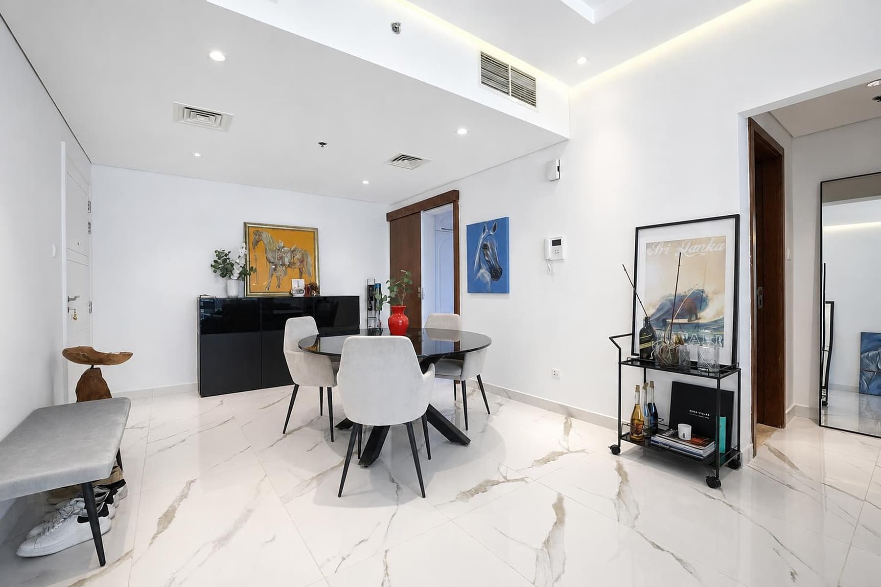 8 Boulevard Walk