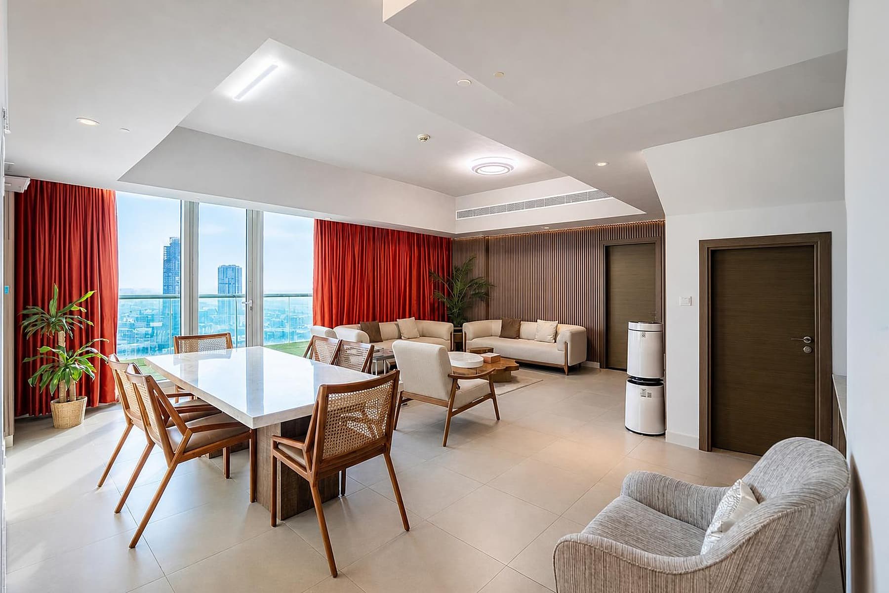 La Riviera Apartments