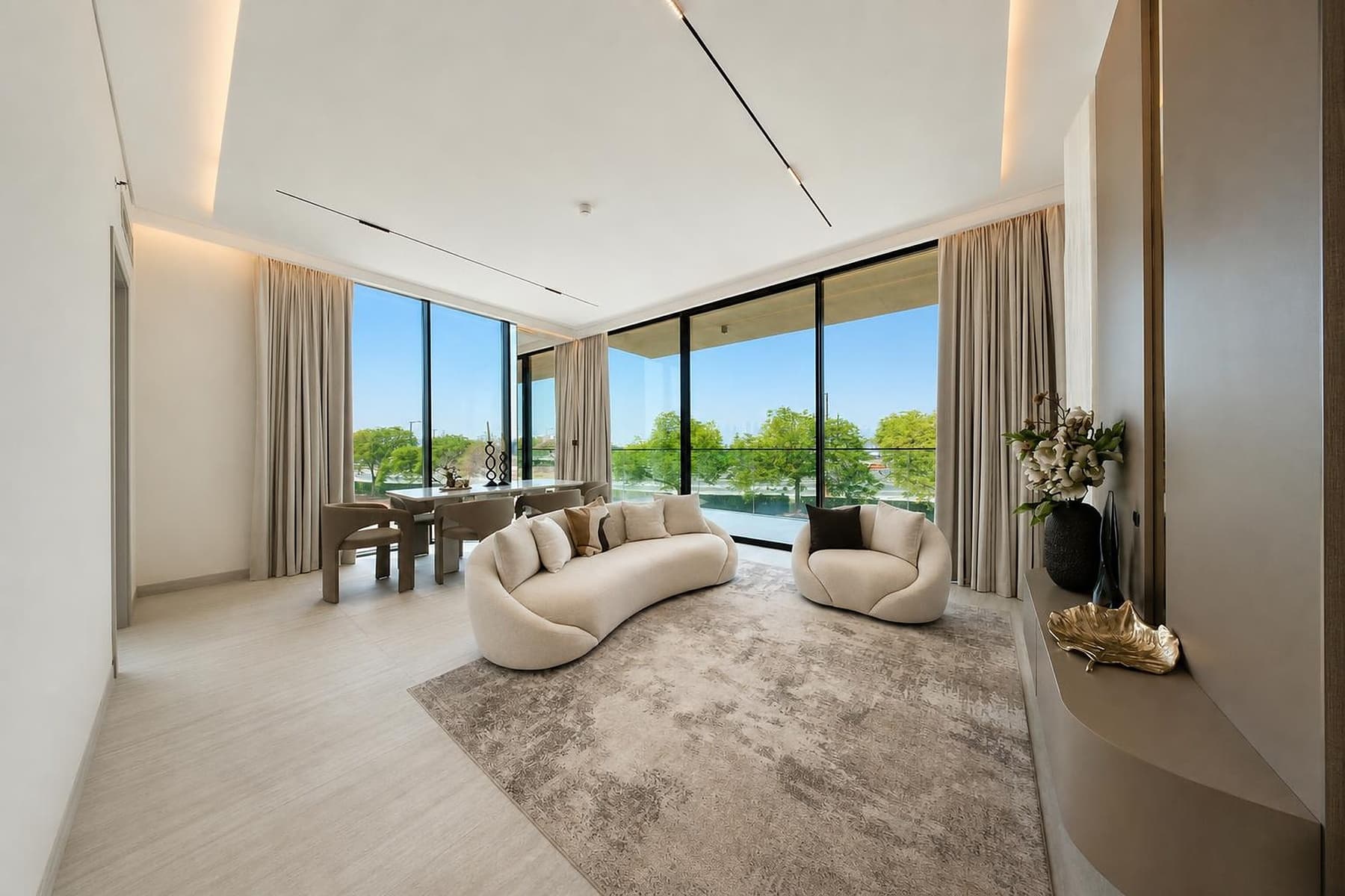 Flamingo Lux Residence